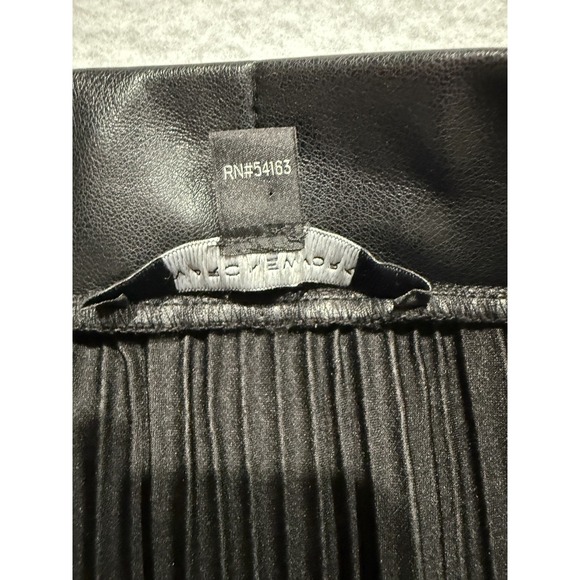 Marc New York Andrew Marc Size XS Black Accordion Faux Leather Detail Skirt - Picture 9 of 13